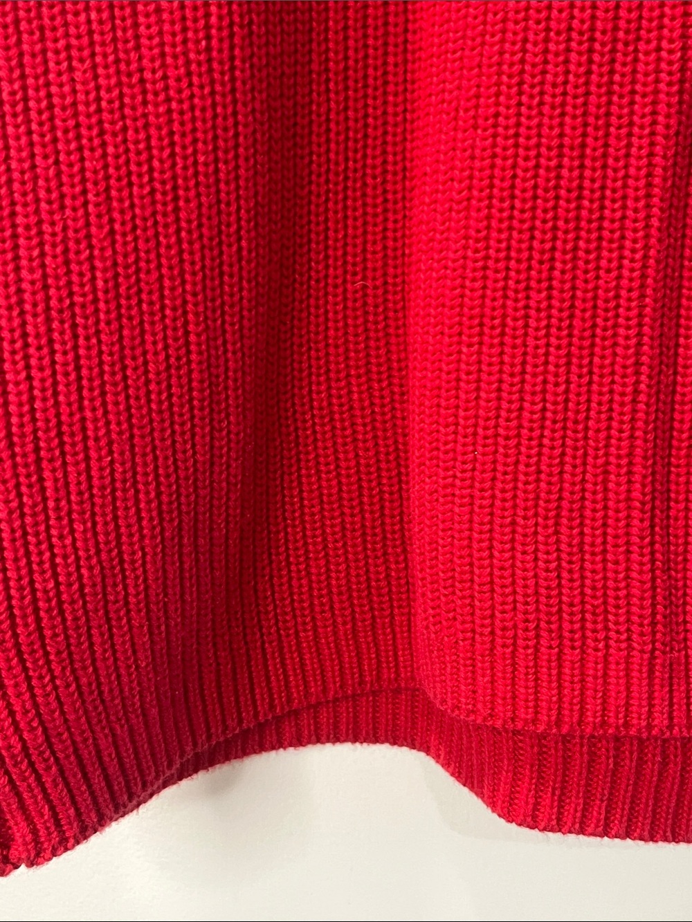 Kirundu M Bright Red Crewneck Knit Sleeveless Sweater with Front Pocket - Picture 6 of 6